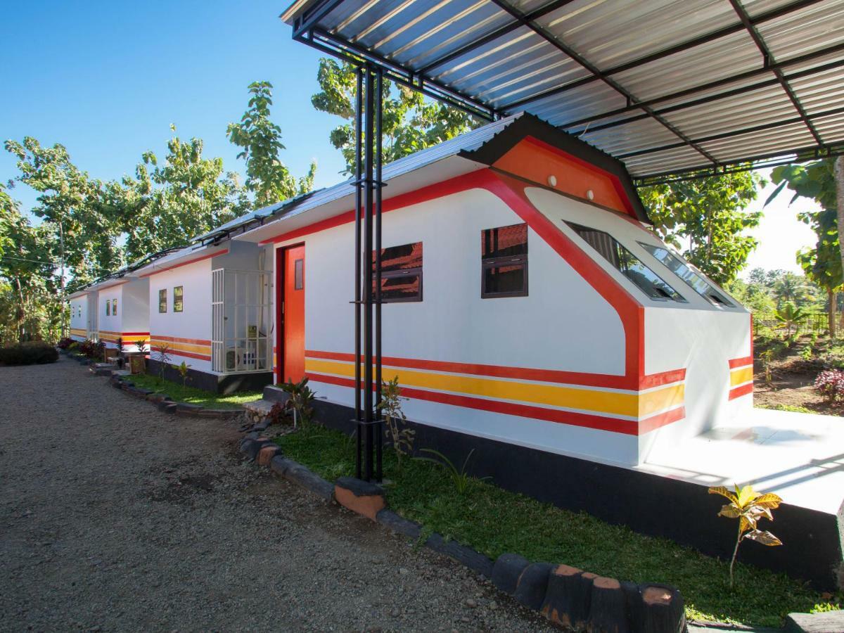 Reddoorz Near Banyuwangi Kota Train Station Hotel Exterior foto
