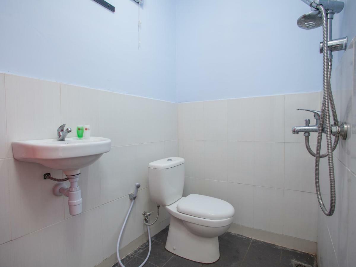 Reddoorz Near Banyuwangi Kota Train Station Hotel Exterior foto
