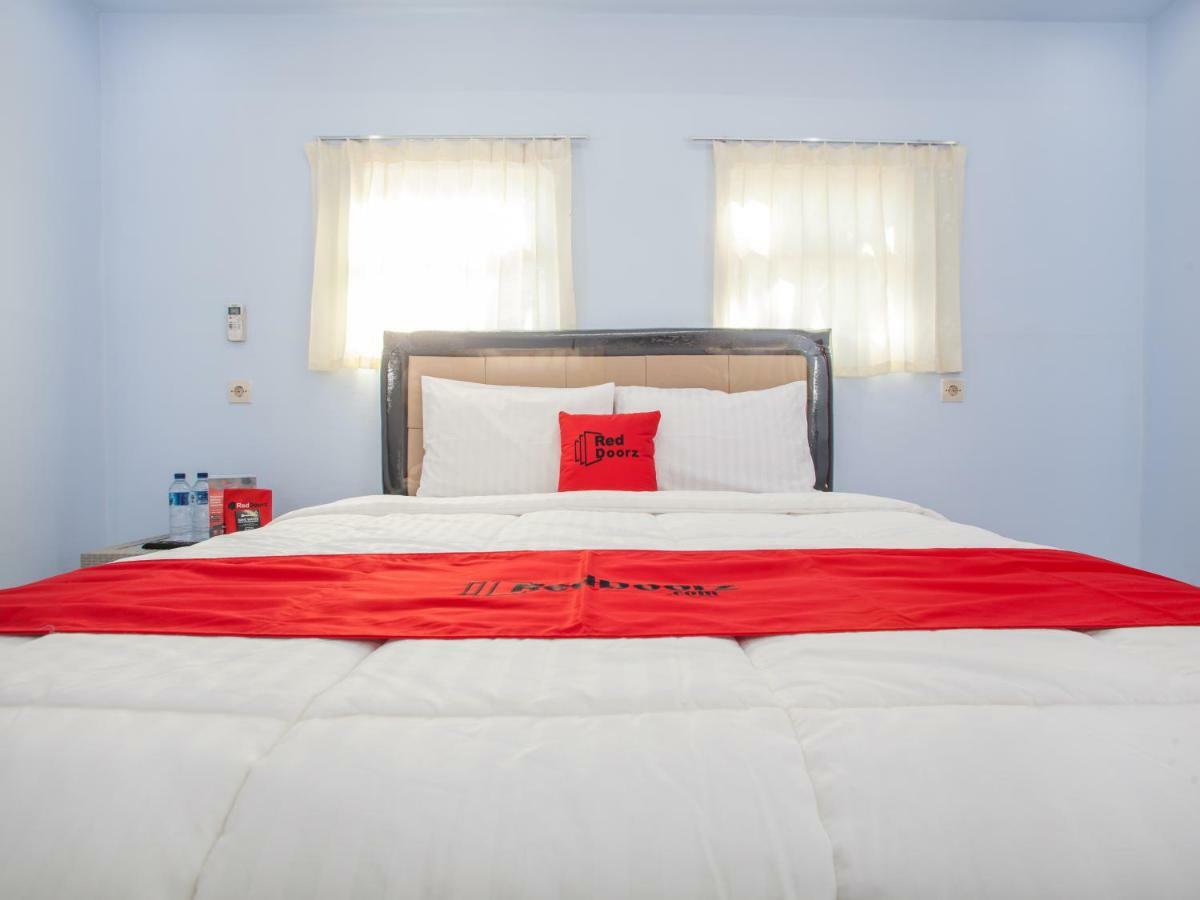 Reddoorz Near Banyuwangi Kota Train Station Hotel Exterior foto