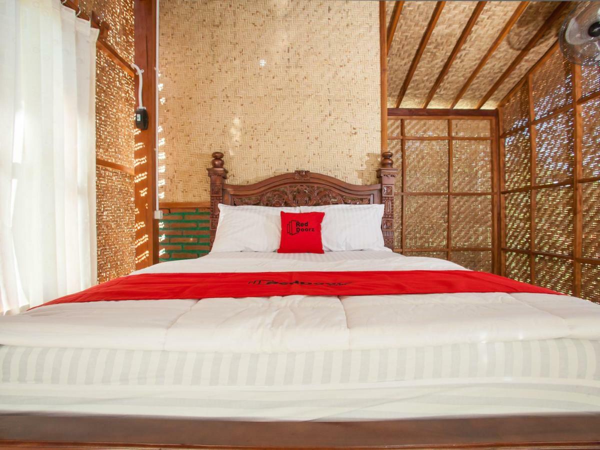 Reddoorz Near Banyuwangi Kota Train Station Hotel Exterior foto